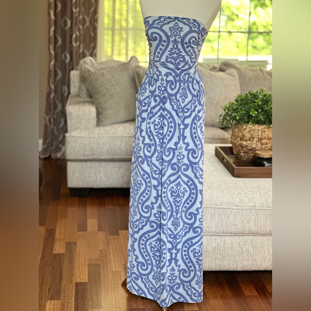 Beautiful Maxi Dress 🦋 - Picture 11 of 14